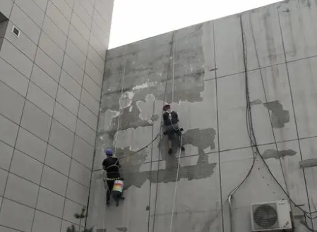 滨湖楼顶漏水维修公司分享下滨湖外墙防水的注意事项