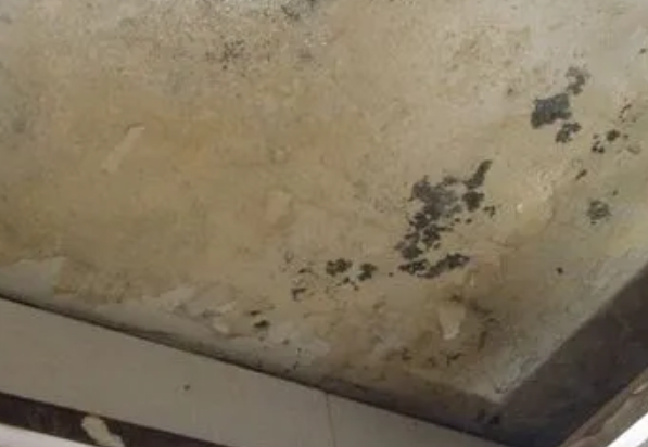 滨湖阳台漏水维修公司分享下滨湖卫生间渗水维修需要注意哪些问题。